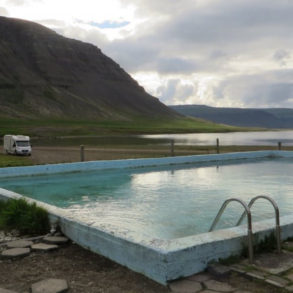 reykjafjordur-sundlaug